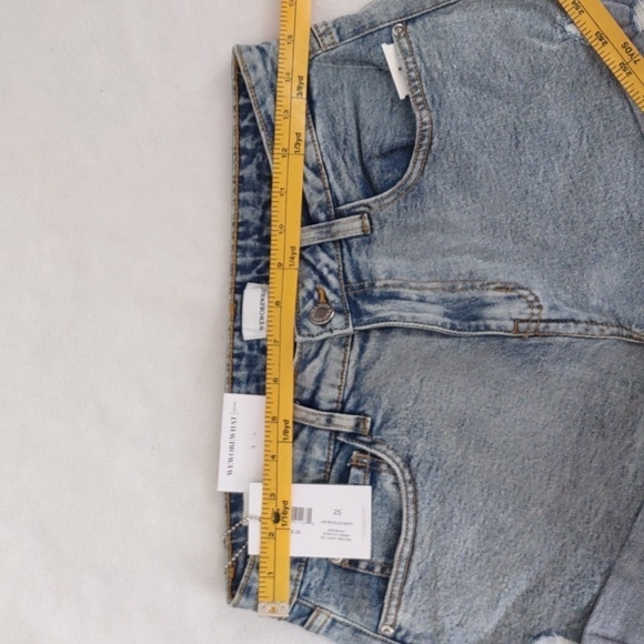 New WeWoreWhat Rolled Shorty Size 25 - Picture 7 of 10